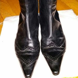 Badgley Mischka black leather boots